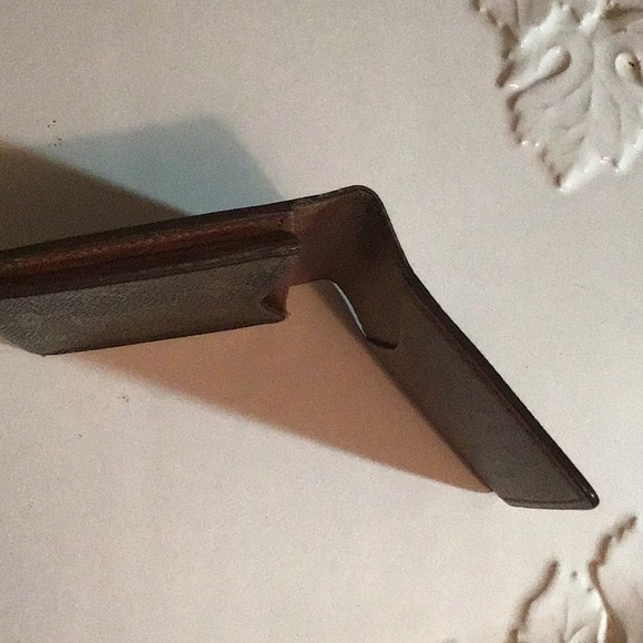 Genuine Louis Vuitton Card Case. - Picture 9 of 9